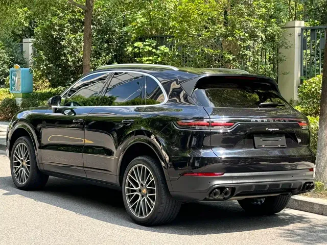 Porsche Cayenne — Фото автомобиля 5