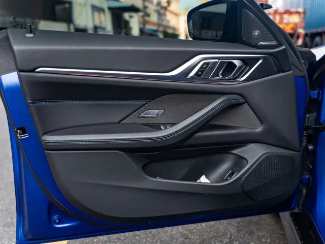 BMW i4 — Фото автомобиля 8