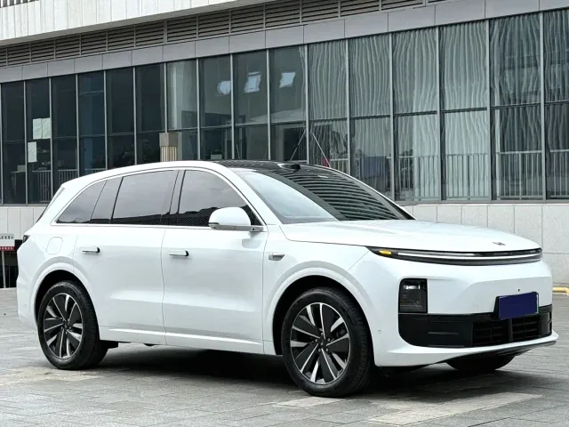 Li Auto L6 — Фото автомобиля 3