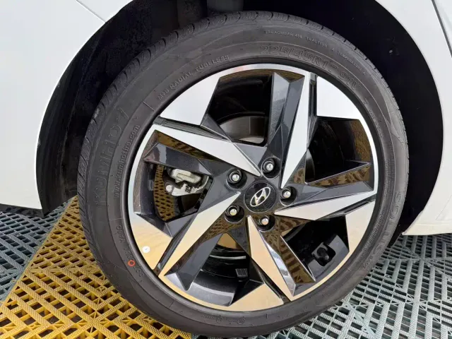 Hyundai Elantra — Фото автомобиля 26