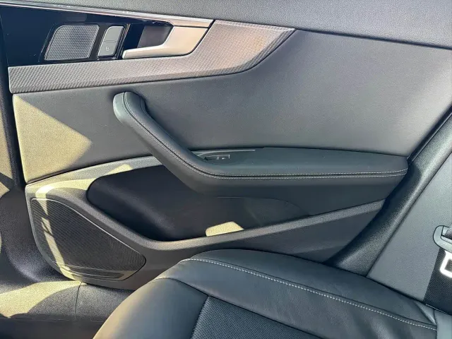 Audi A4L — Фото автомобиля 17
