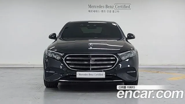Mercedes-Benz E-Class — Фото автомобиля 3