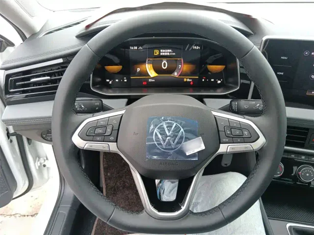 Volkswagen Sagitar — Фото автомобиля 10