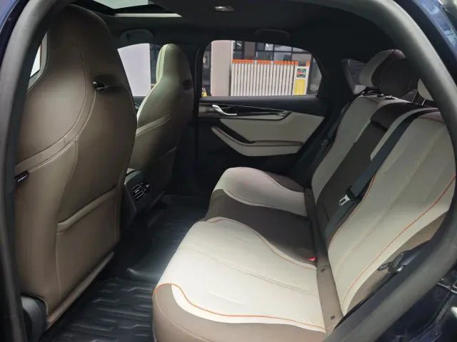 BYD Qin PLUS — Фото автомобиля 9