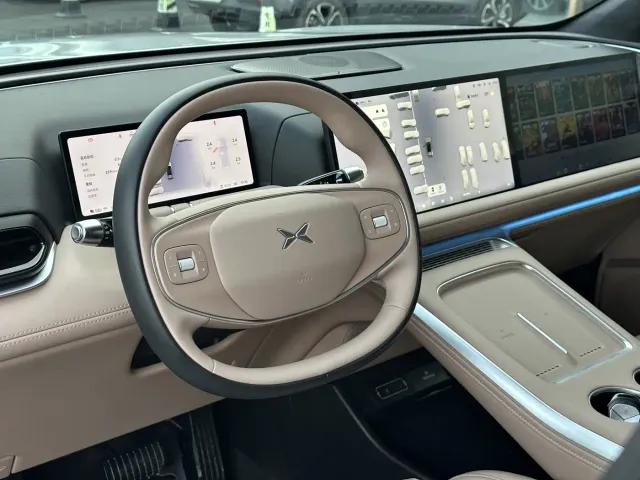 Xpeng G9 — Фото автомобиля 12