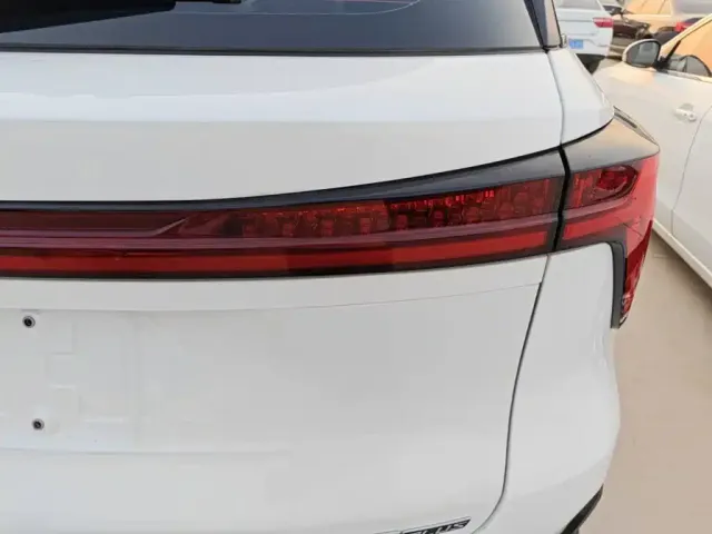 Changan CS75 Plus — Фото автомобиля 23