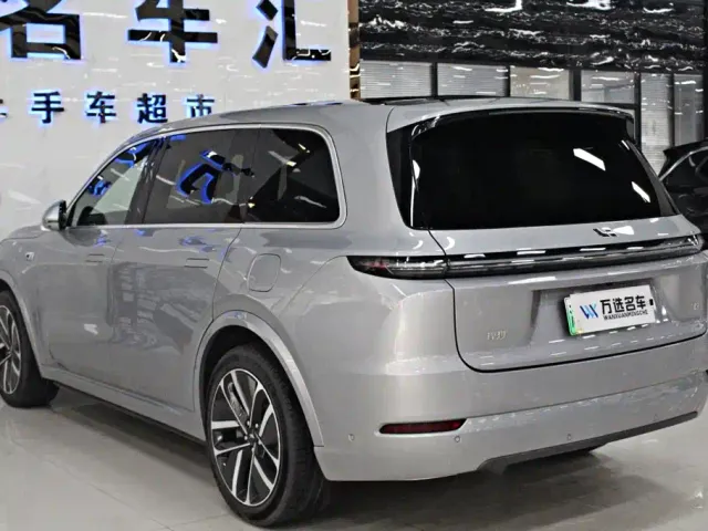 Li Auto L9 — Фото автомобиля 17