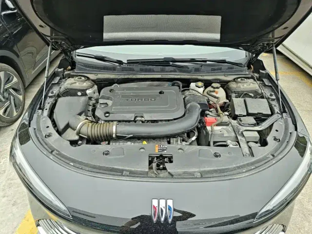 Buick LaCrosse 2026 Model 28T Platinum Edition — Фото автомобиля 19