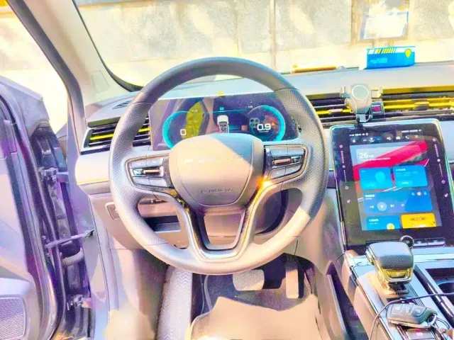 Roewe RX5 — Фото автомобиля 2