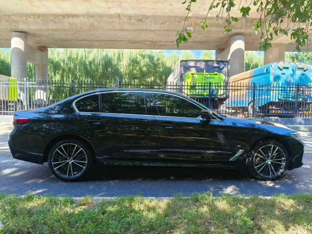 BMW 5 Series — Фото автомобиля 7
