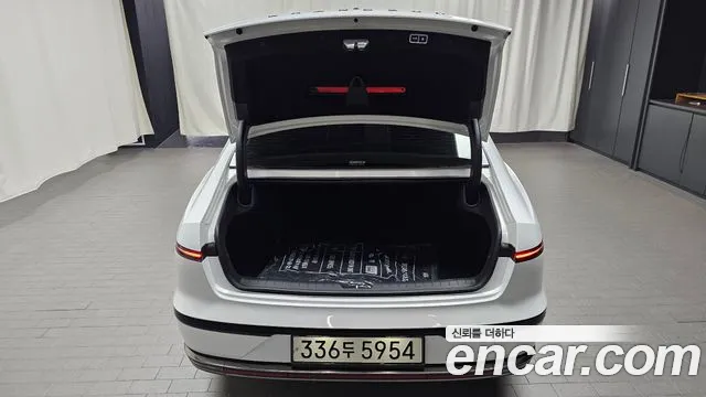 Hyundai Grandeur Grandeur (GN7) 2.5 Бензин 2WD — Фото автомобиля 16