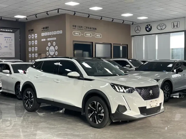 Peugeot 2008 — Фото автомобиля 3