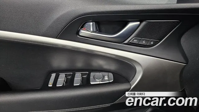 Genesis G70 — Фото автомобиля 30