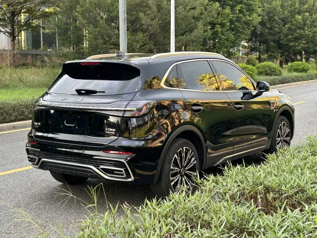 Hongqi HS5 — Фото автомобиля 9