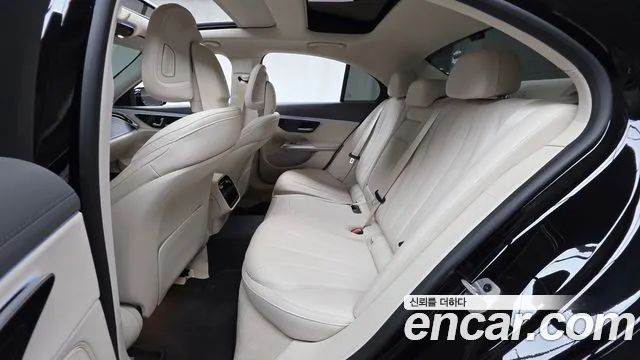 Mercedes-Benz E-Class — Фото автомобиля 12