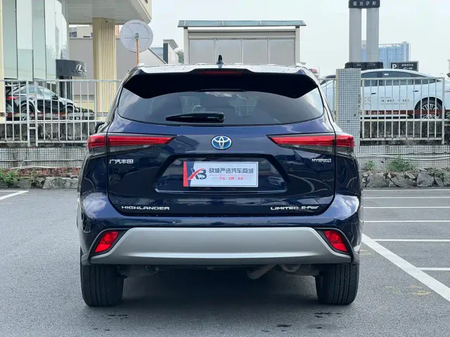 Toyota Highlander — Фото автомобиля 8