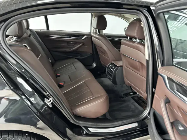 BMW 5 Series — Фото автомобиля 26