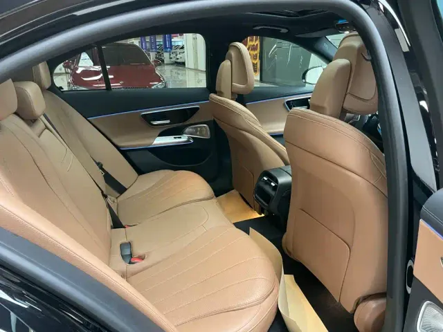 Mercedes-Benz E-Class — Фото автомобиля 14