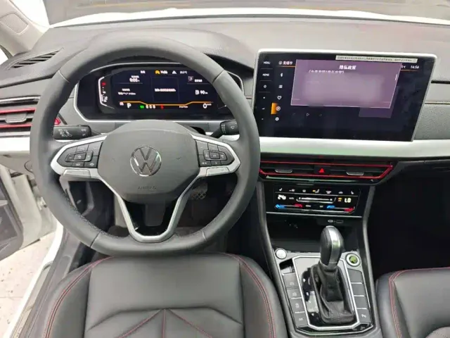 Volkswagen Lavida — Фото автомобиля 10