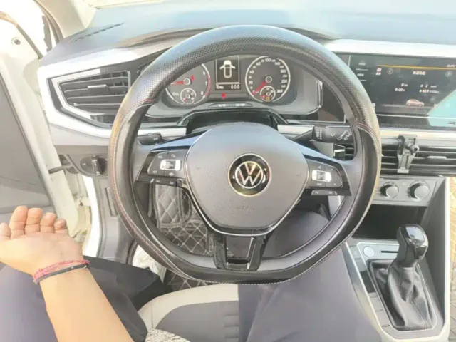 Volkswagen Polo — Фото автомобиля 10