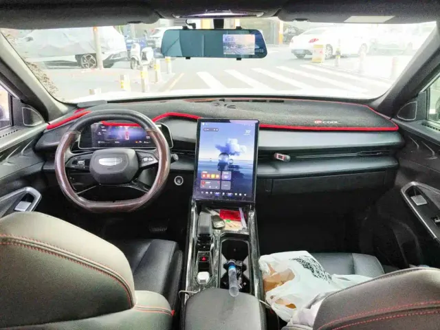 Geely Boyue — Фото автомобиля 12