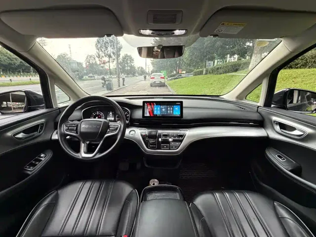 Roewe iMAX8 — Фото автомобиля 12