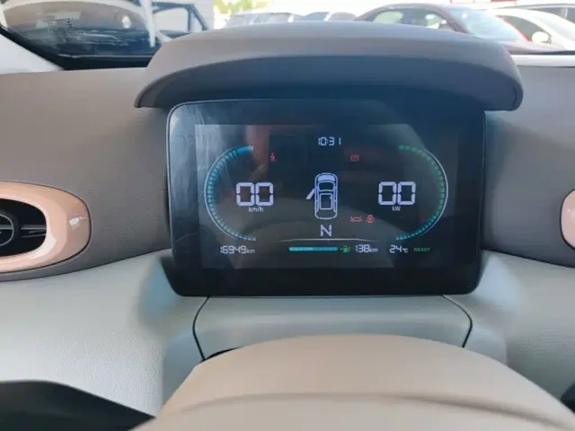Leapmotor T03 — Фото автомобиля 11
