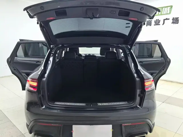 Porsche Macan — Фото автомобиля 10