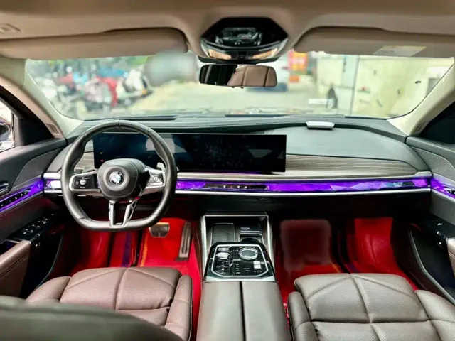 BMW 7 Series — Фото автомобиля 18