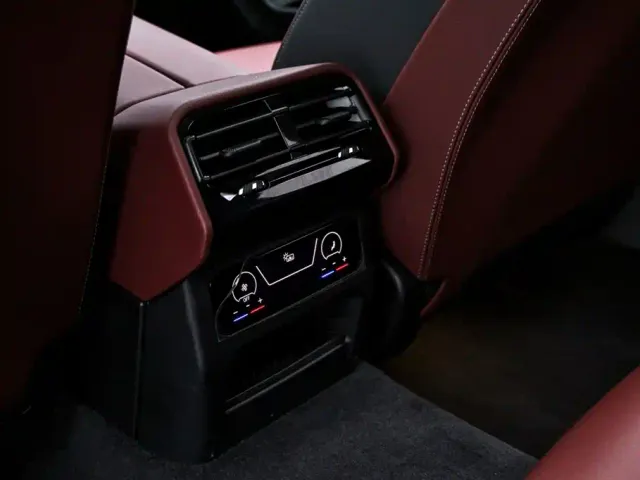 BMW 5 Series — Фото автомобиля 17