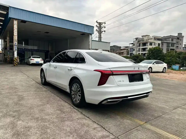 Hongqi H5 — Фото автомобиля 9