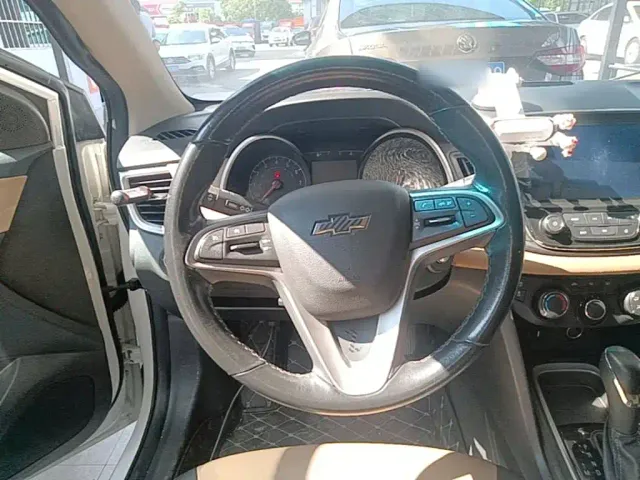 Chevrolet Monza — Фото автомобиля 10