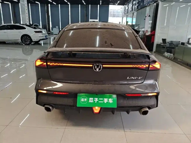 Changan UNI-V — Фото автомобиля 5