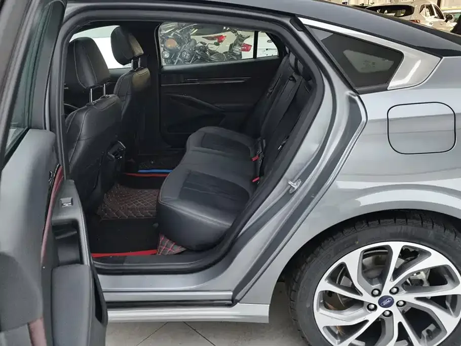 Ford Mondeo 2022 EcoBoost 245 Premium — Фото автомобиля 11