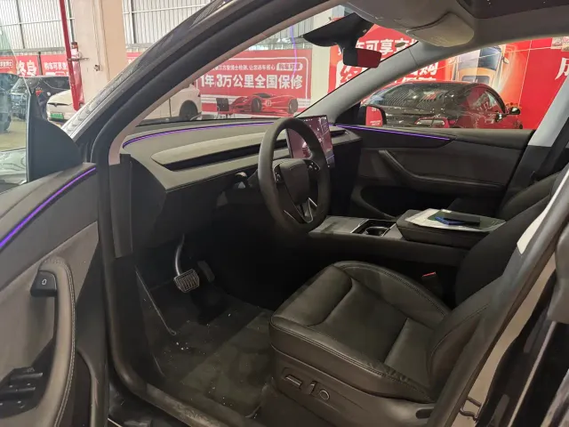 Tesla Model Y — Фото автомобиля 7