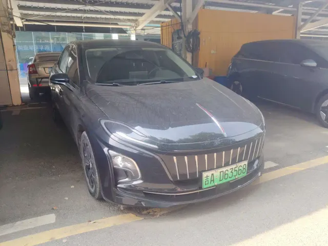 Hongqi E-QM5 — Фото автомобиля 3