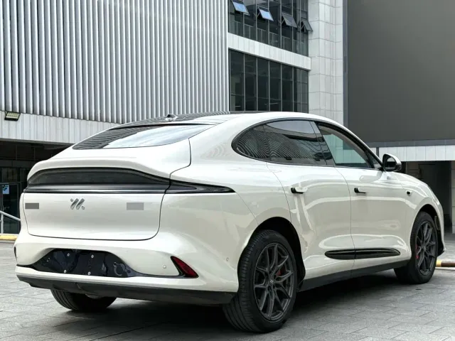 IM Motors LS6 — Фото автомобиля 11