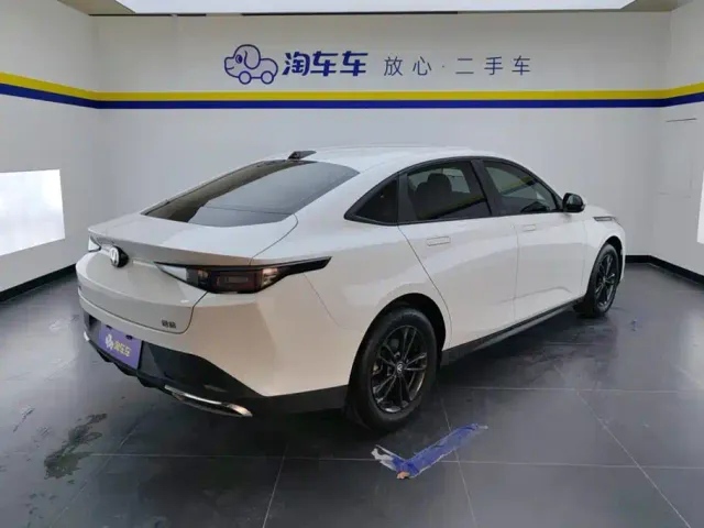 Changan Lamore — Фото автомобиля 3