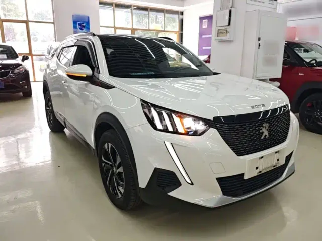 Peugeot 2008 — Фото автомобиля 3