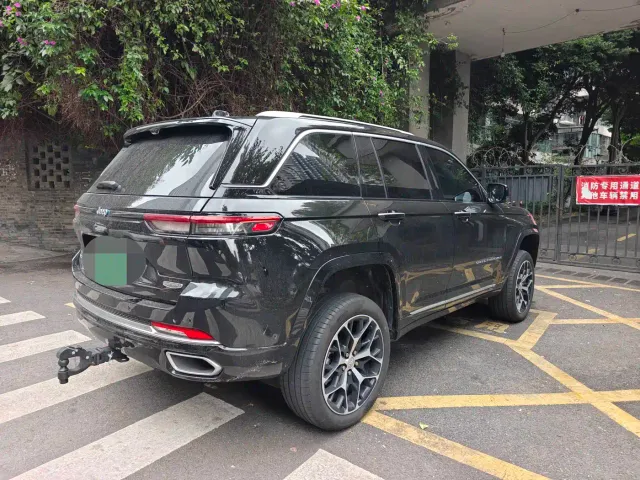 Jeep Grand Cherokee 4xe — Фото автомобиля 3