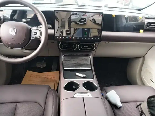 Leapmotor C11 — Фото автомобиля 12