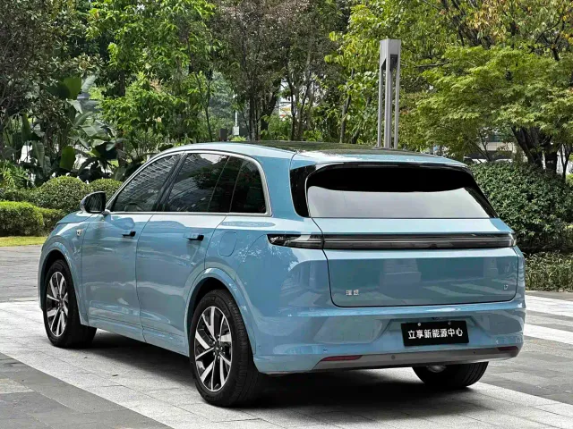 Li Auto L7 — Фото автомобиля 6