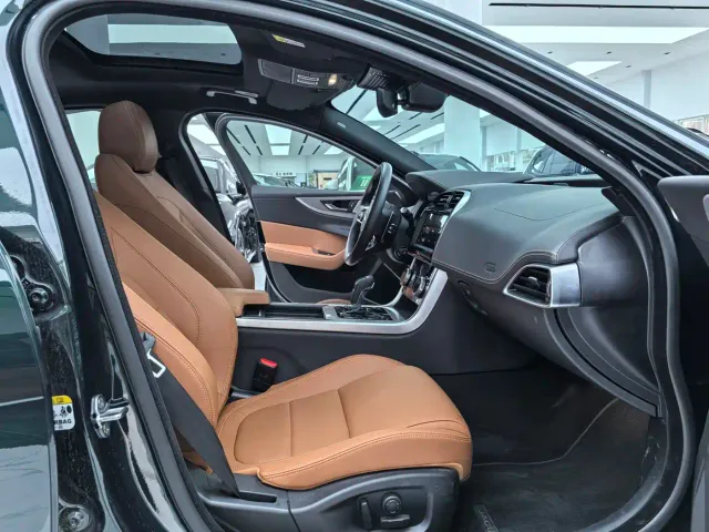 Jaguar XEL — Фото автомобиля 12