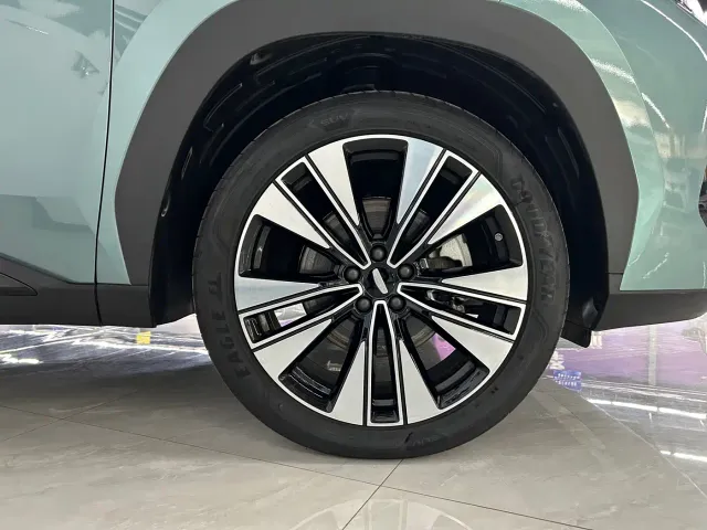 Geely Boyue L — Фото автомобиля 7