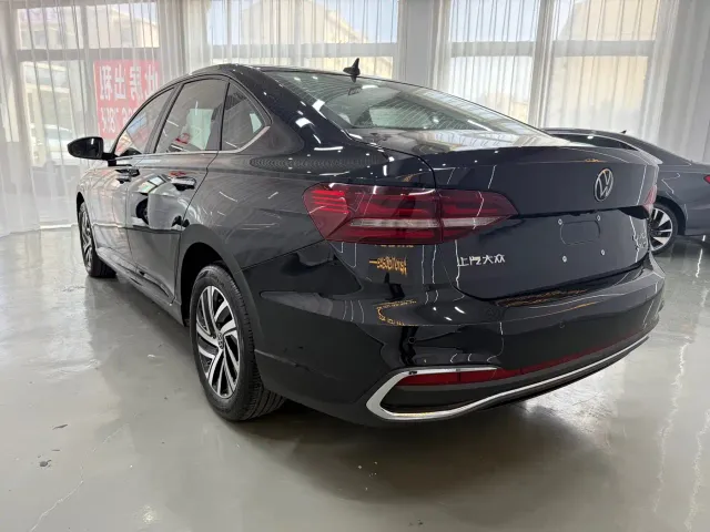 Volkswagen Lavida — Фото автомобиля 8