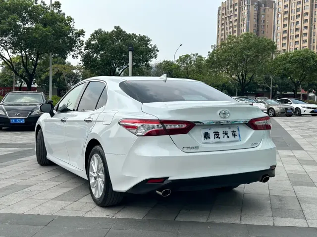 Toyota Camry — Фото автомобиля 6
