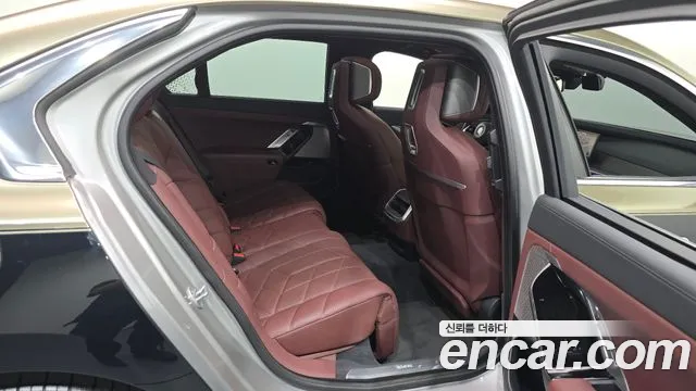 BMW 7-Series 7 серия (G70) 740i sDrive Design Pure Excellence — Фото автомобиля 10