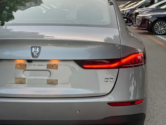 Roewe D7 — Фото автомобиля 15