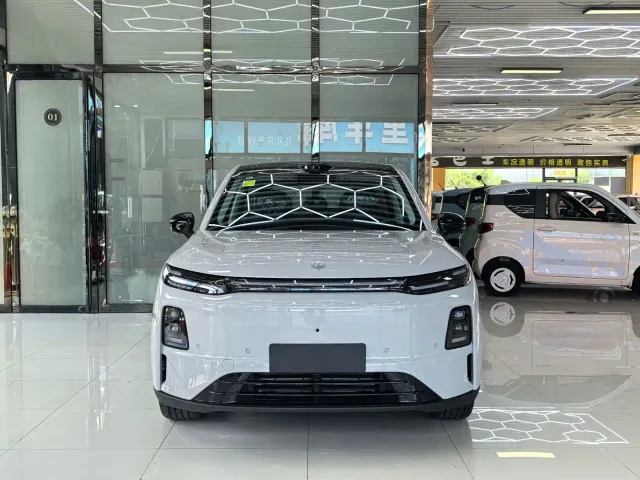 Leapmotor C10 — Фото автомобиля 2