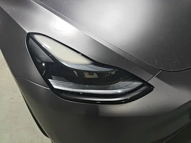 Tesla Model Y — Фото автомобиля 8